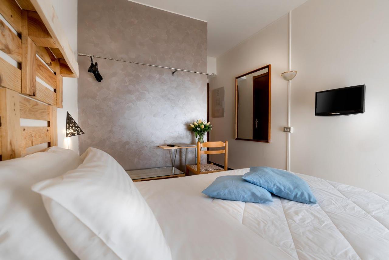 Hotel Rendez Vous Шатийон Экстерьер фото