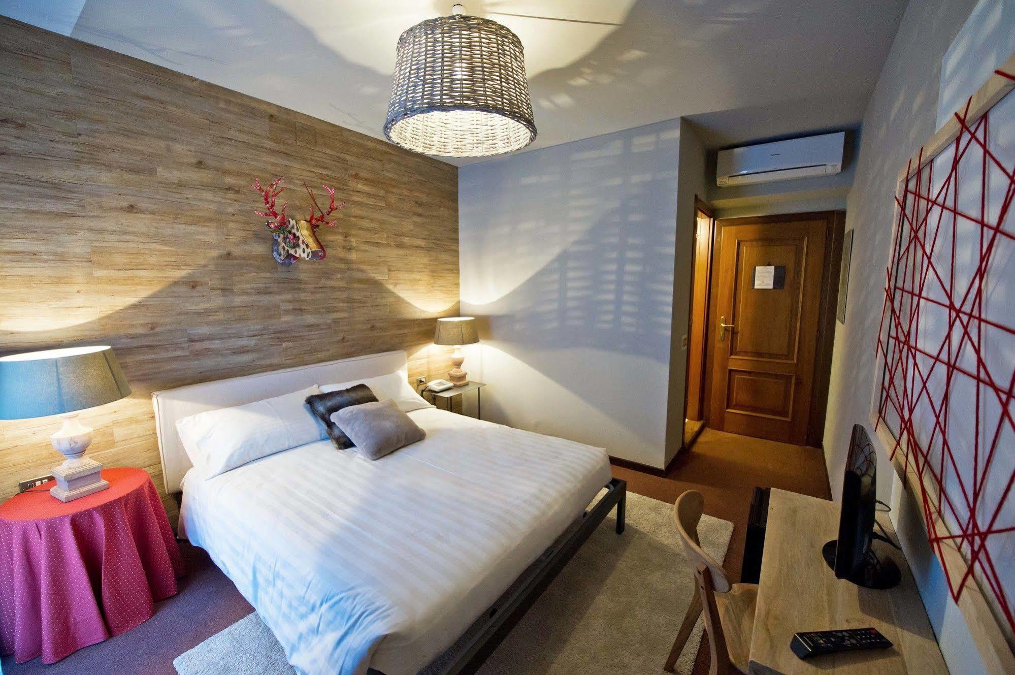 Hotel Rendez Vous Шатийон Экстерьер фото